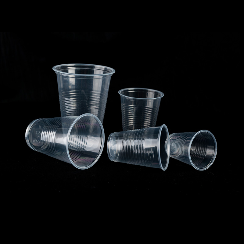 The Resurgence of Disposable Clear Plastic Drinking Glasses: A Sustainable Solution?